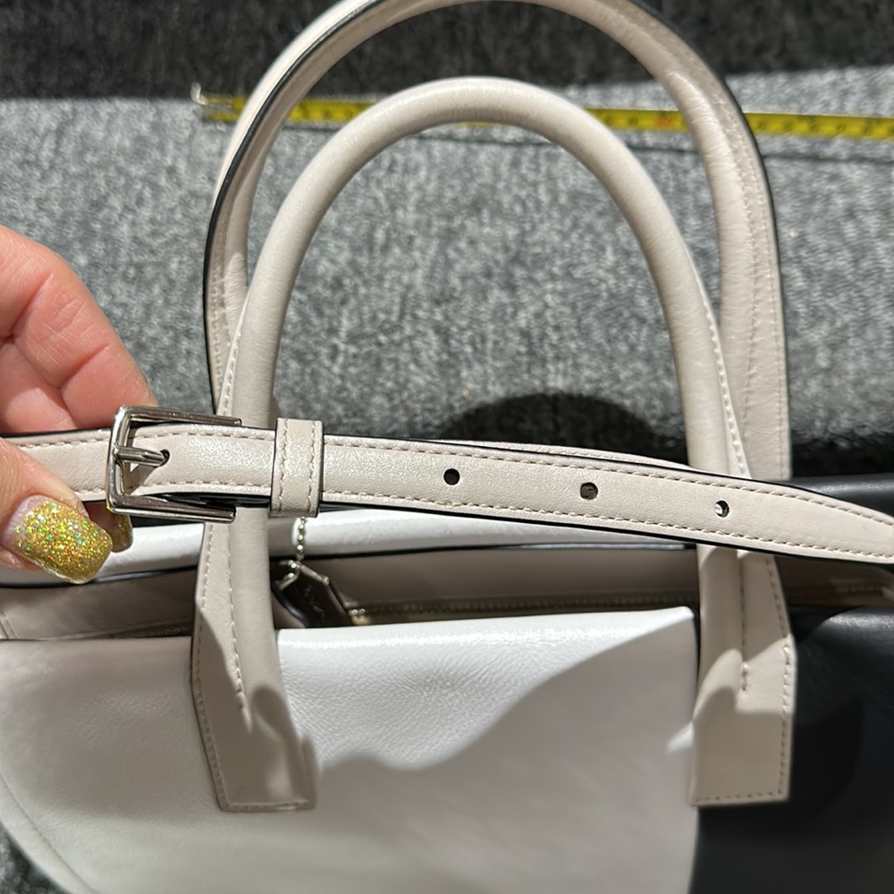 Leather Riley Coach tote bag. - Picture 17 of 17
